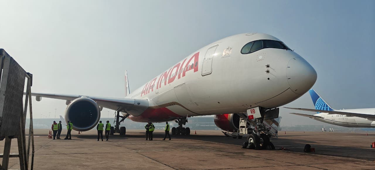 Air India A350 Suffers Engine Damage After Baggage Container Incident in Fog