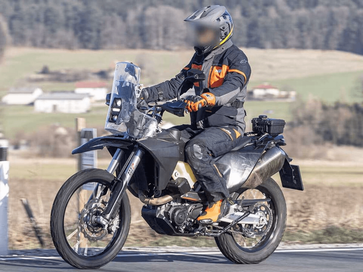 New KTM 690 Rally spied testing in Europe