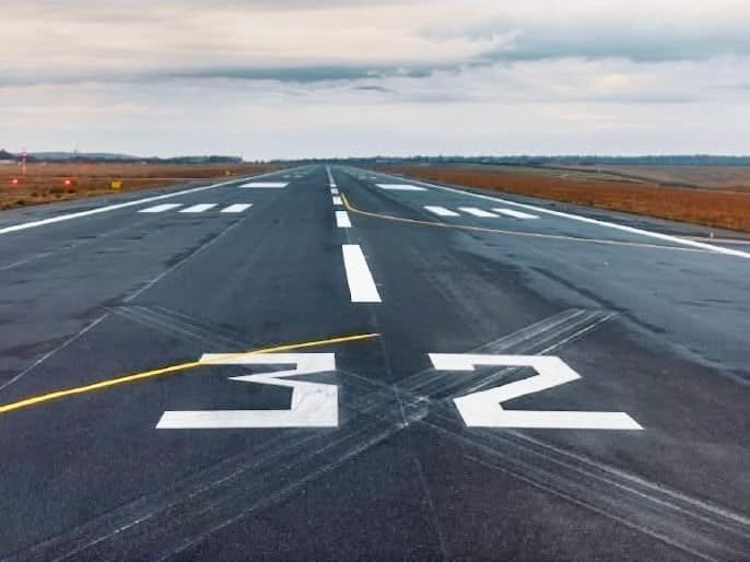 The Secret Logic of Airport Runways: Why Their Numbers Aren't What You Think